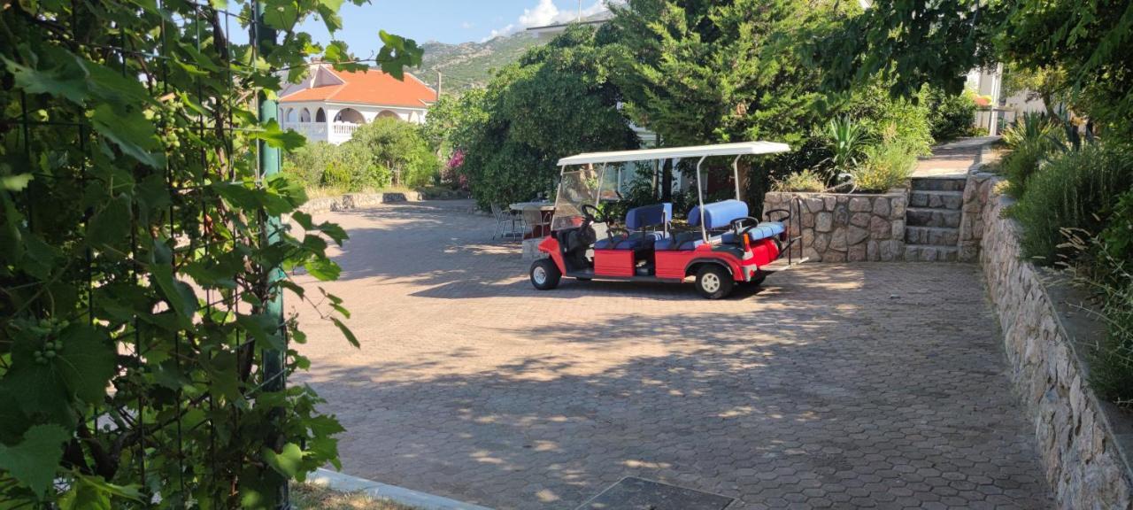 Resort Haus Toma Cesarica Eksteriør bilde