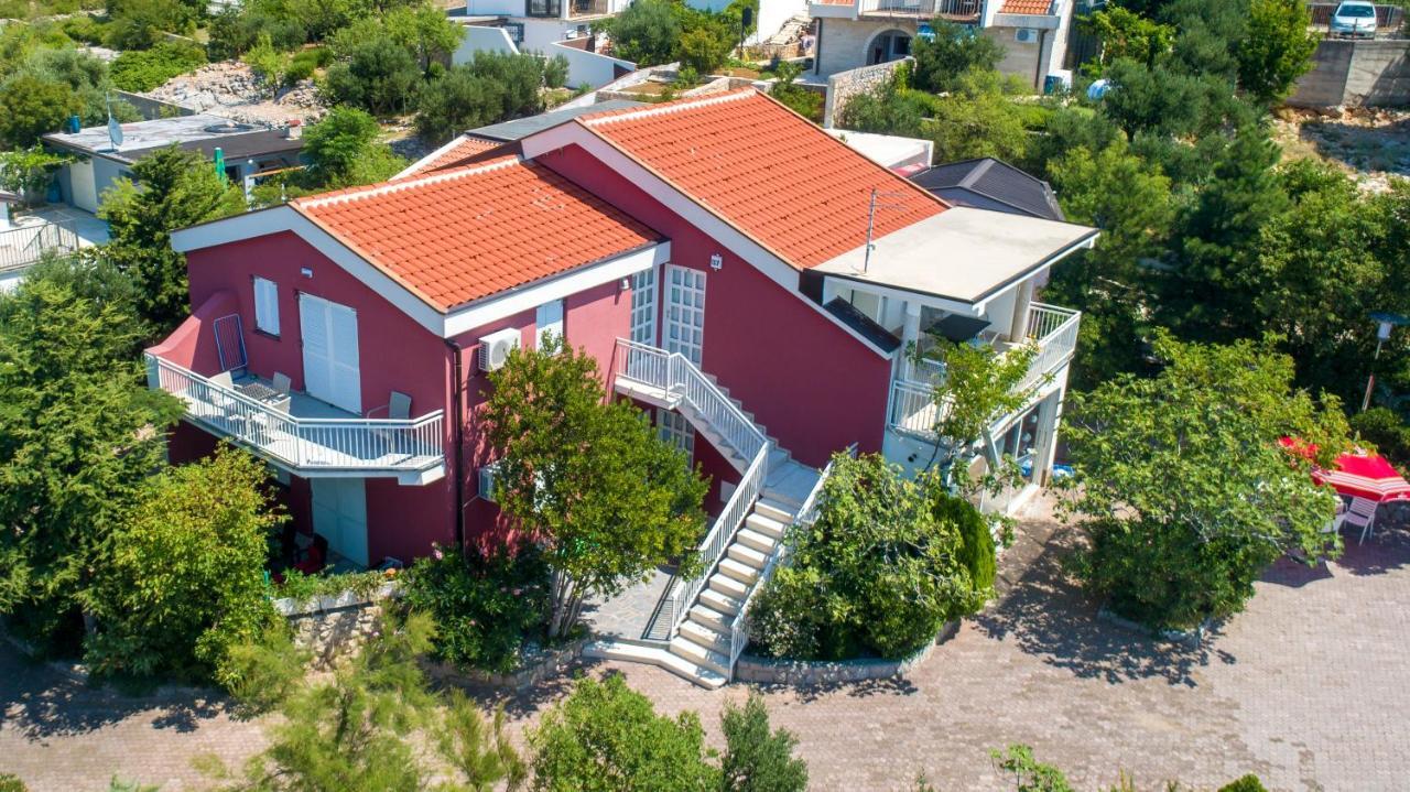 Resort Haus Toma Cesarica Eksteriør bilde